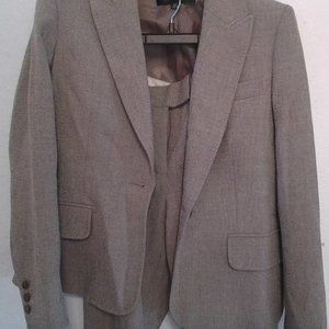 Anne Klein Pant Suit in 6P, Tan Suit in Great Condition